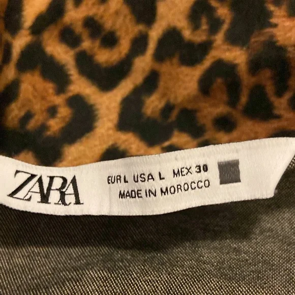 Zara Animal print crop top zip front Large - Picture 6 of 6
